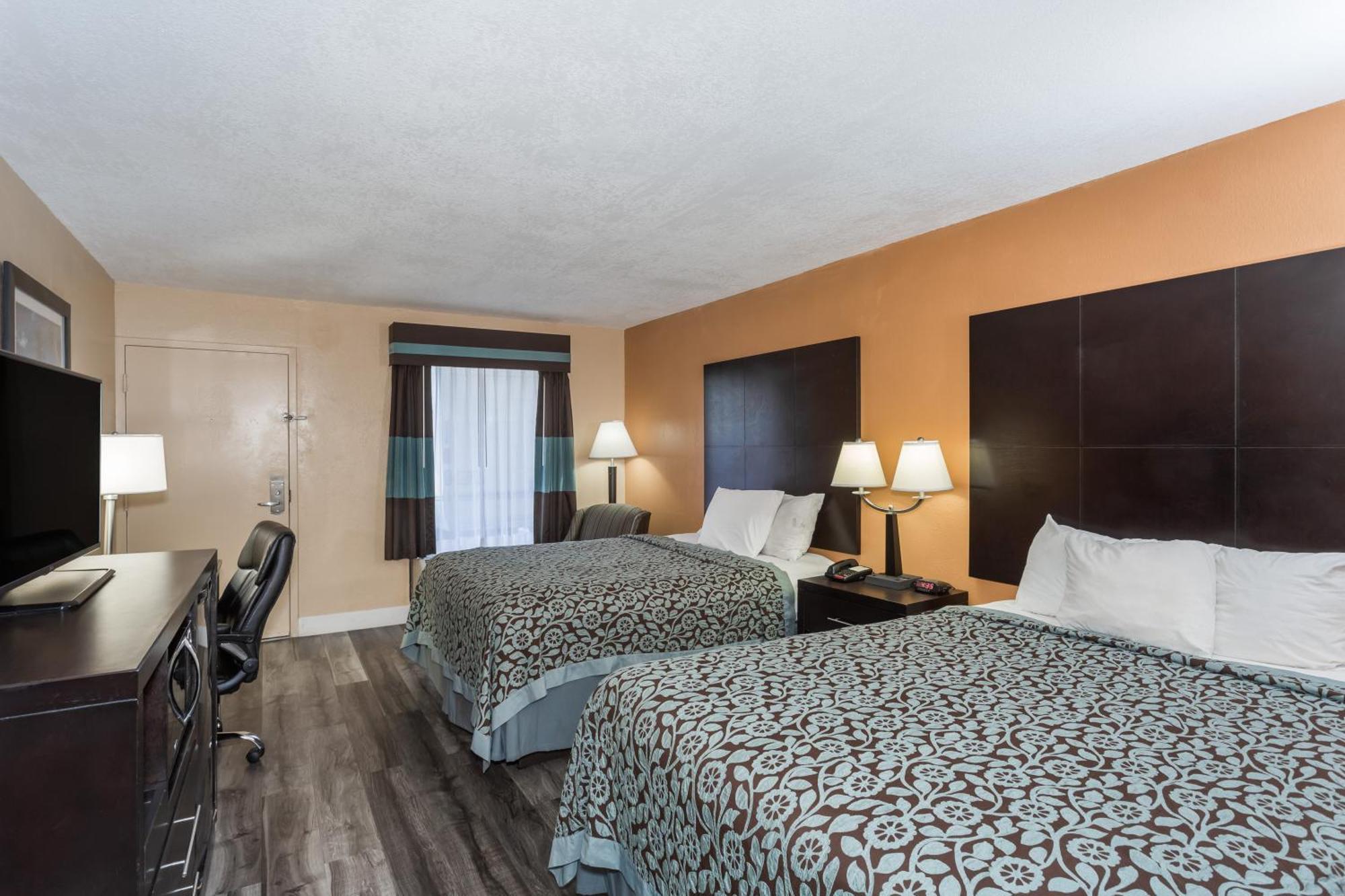 Days By Wyndham Bay Hotel 3*