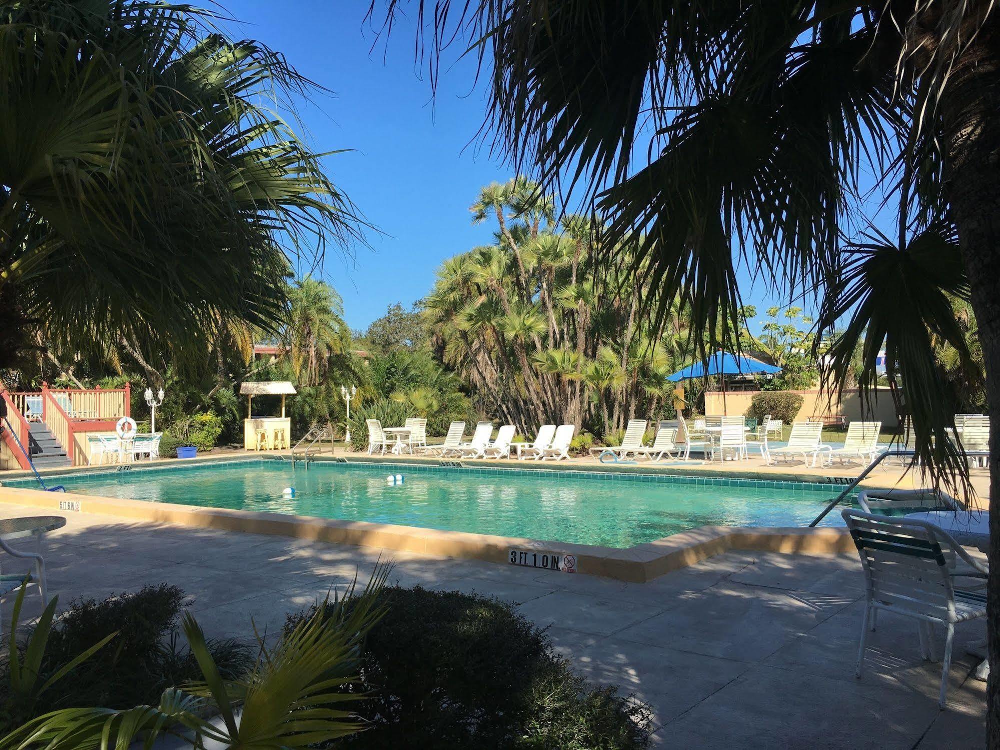 Golden Host 3* Sarasota
