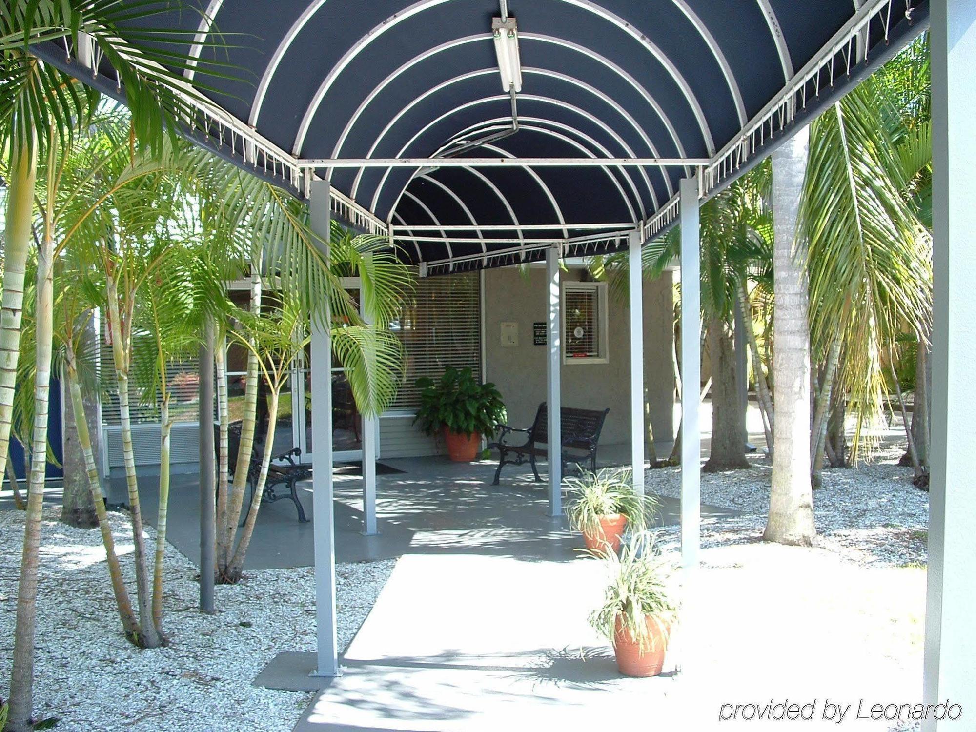 Hotel Lantern & - Sarasota