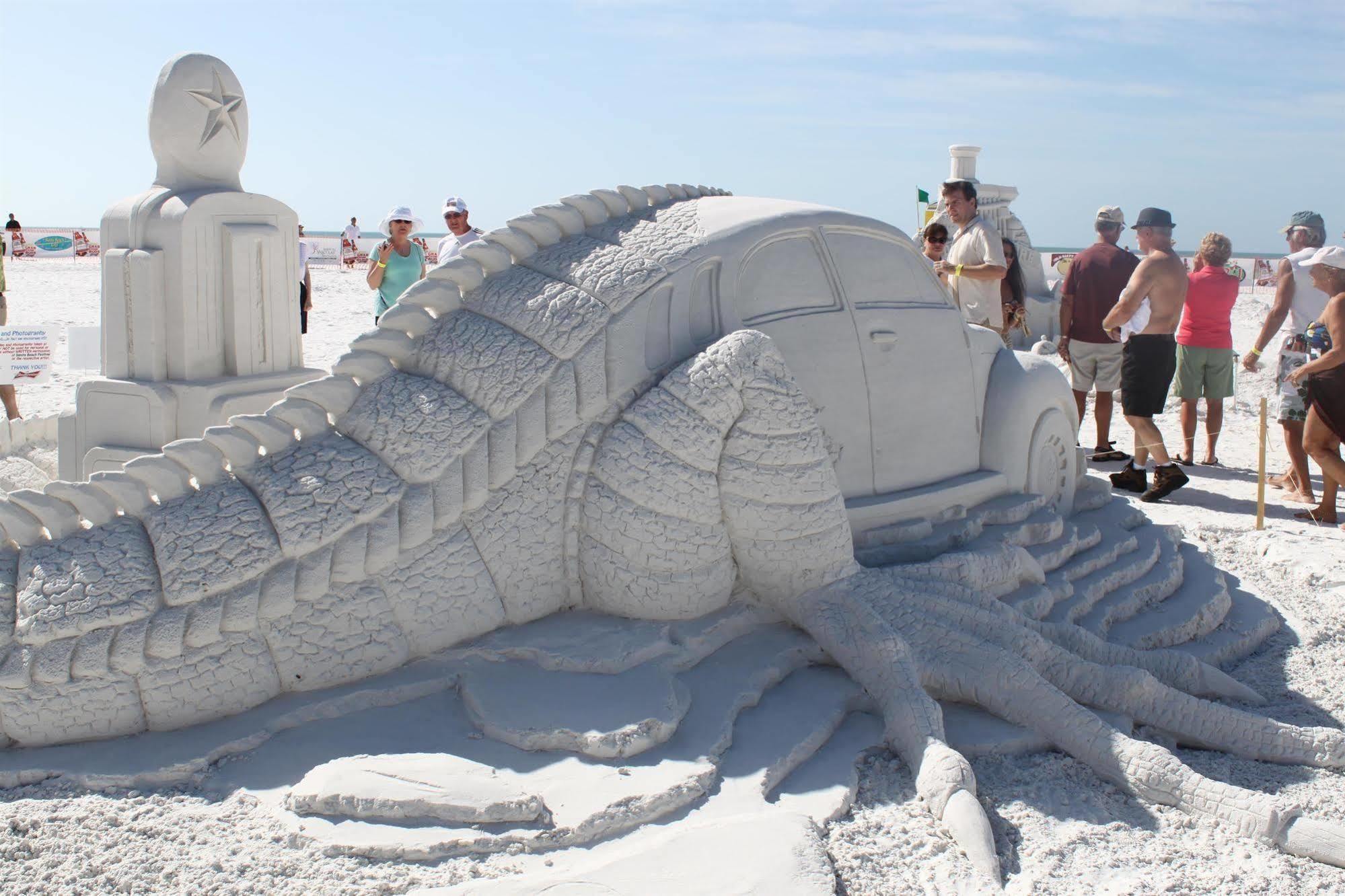 Spark By Hilton Sarasota Siesta Key Gateway Hotel Point O'Rocks