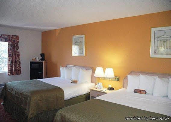 Quality I-75 Inn 2*