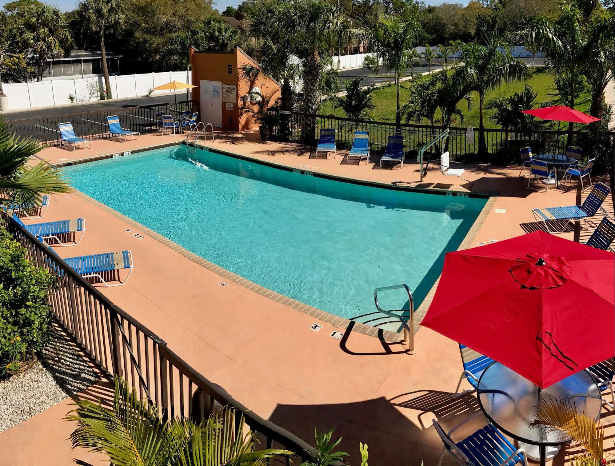 Days By Wyndham Bay Hotel Sarasota
