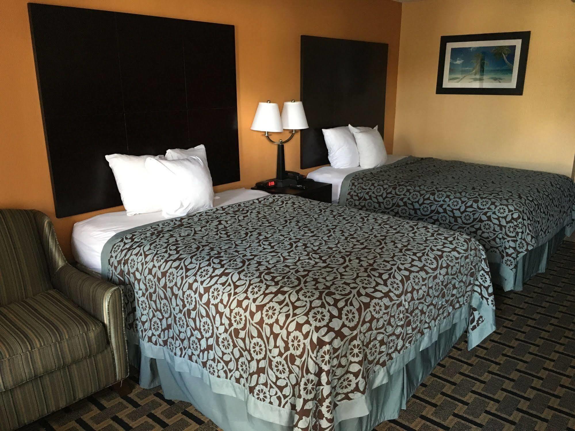 Hotel Days By Wyndham Bay Sarasota