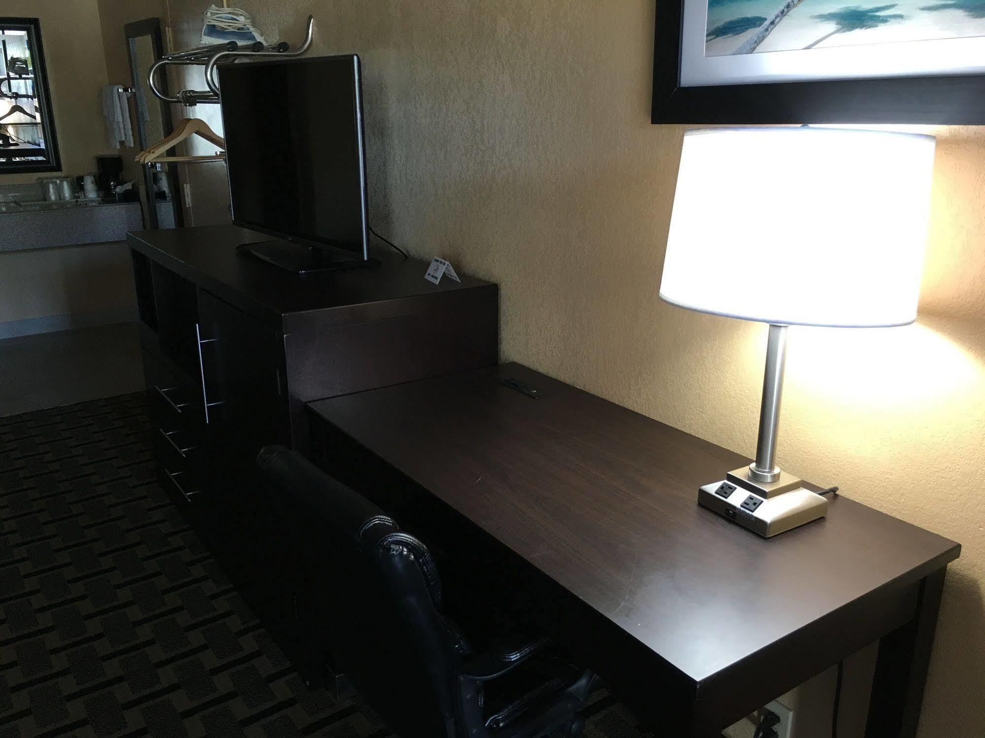 Hotel Days By Wyndham Bay 3*