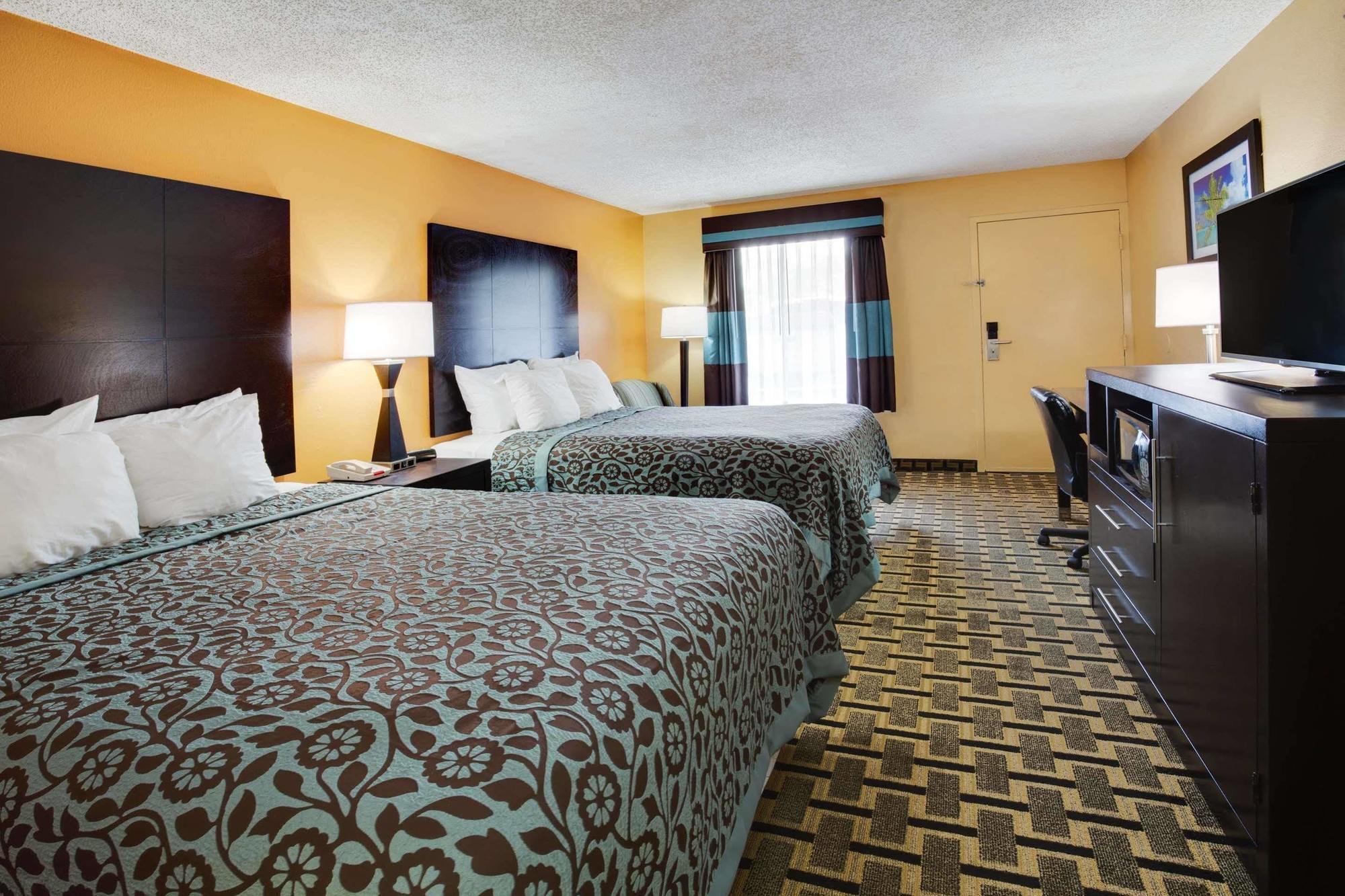 Days By Wyndham Bay Hotel