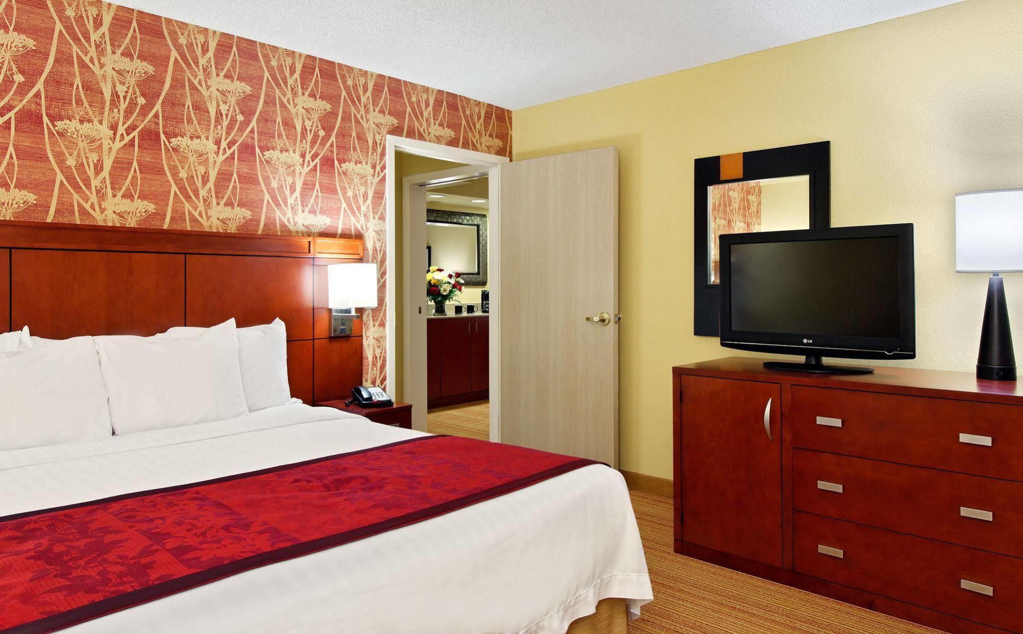 Courtyard Bradenton Airport Hotel 3*