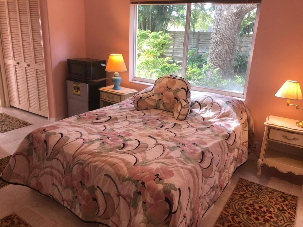 Beautiful Quiet Studio!! Homestay Sarasota
