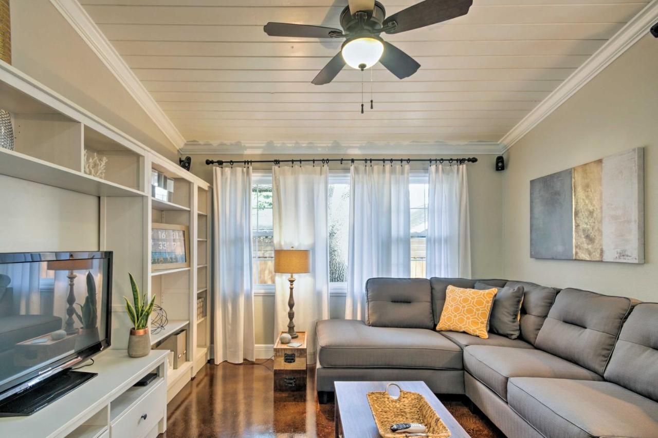 Chic Near Beaches And Downtown!