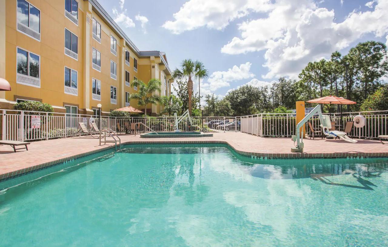 Comfort & Sarasota I75 Hotel