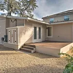Bright Sarasota Bungalow - 5 Mi To Siesta Beach!