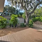 Bright Sarasota Bungalow - 5 Mi To Siesta Beach!