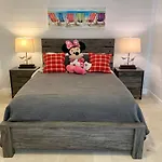 Modern Coastal Home Near Siesta Key And Downtown
