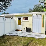 Close To Beaches With Hot Tub And Large Garden