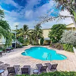 Beach Club Modern Condo C Building