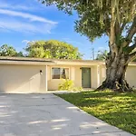 Modern Home,Near Siesta Beach,Downtown,Hospital