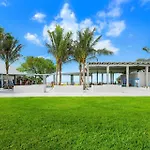 Jamaica Royale Beach Get-A-Way