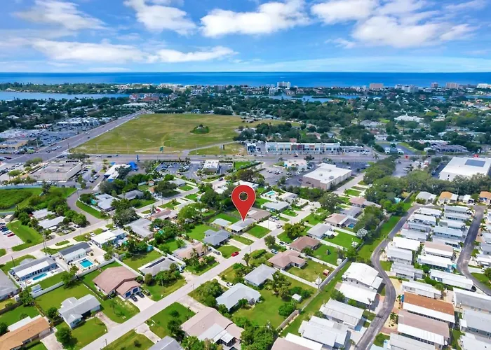 Quiet Cottage Walk To Siesta Key Relax Or Work