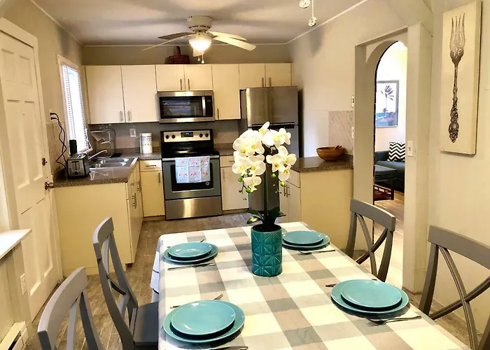 Downtown Sarasota Cottage Near Siesta Key Beaches And Golfing