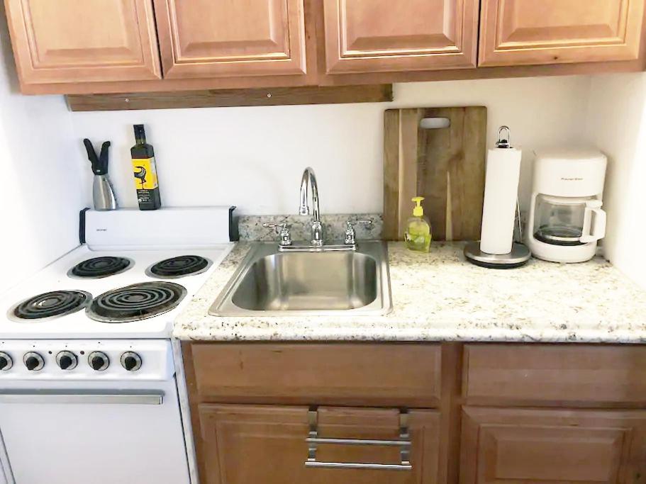 Burns Court Apartment