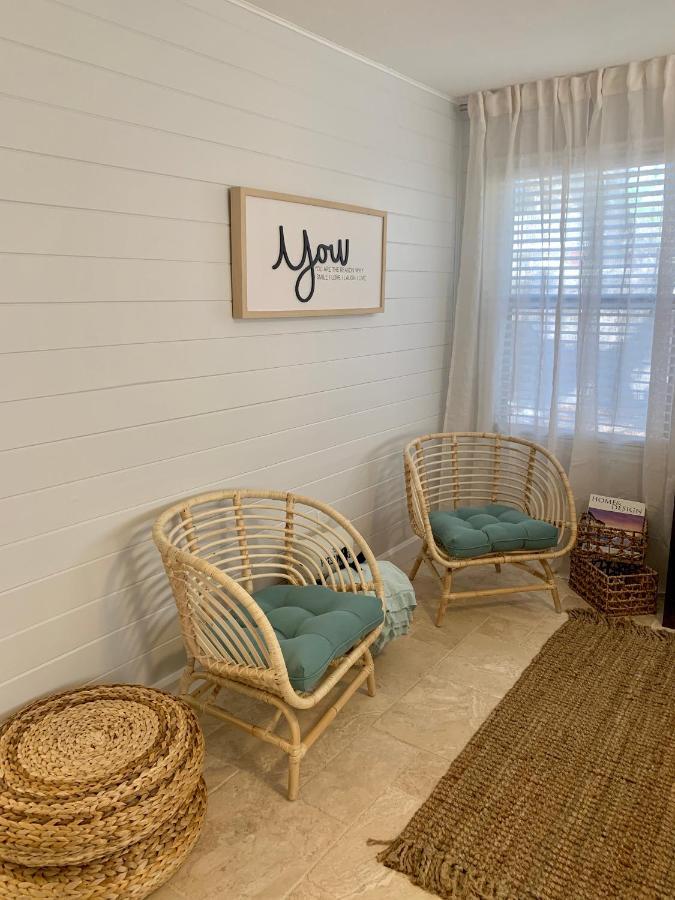 Modern Coastal Near Siesta Key And Downtown Villa