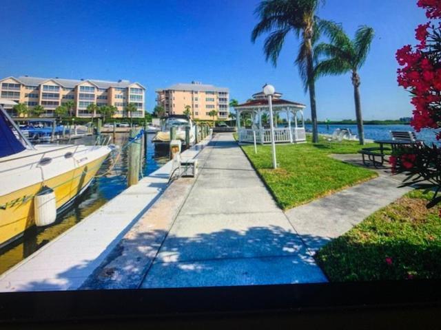 Apartment Harbor Towers Yacht And Racquet Club On Siesta Key *