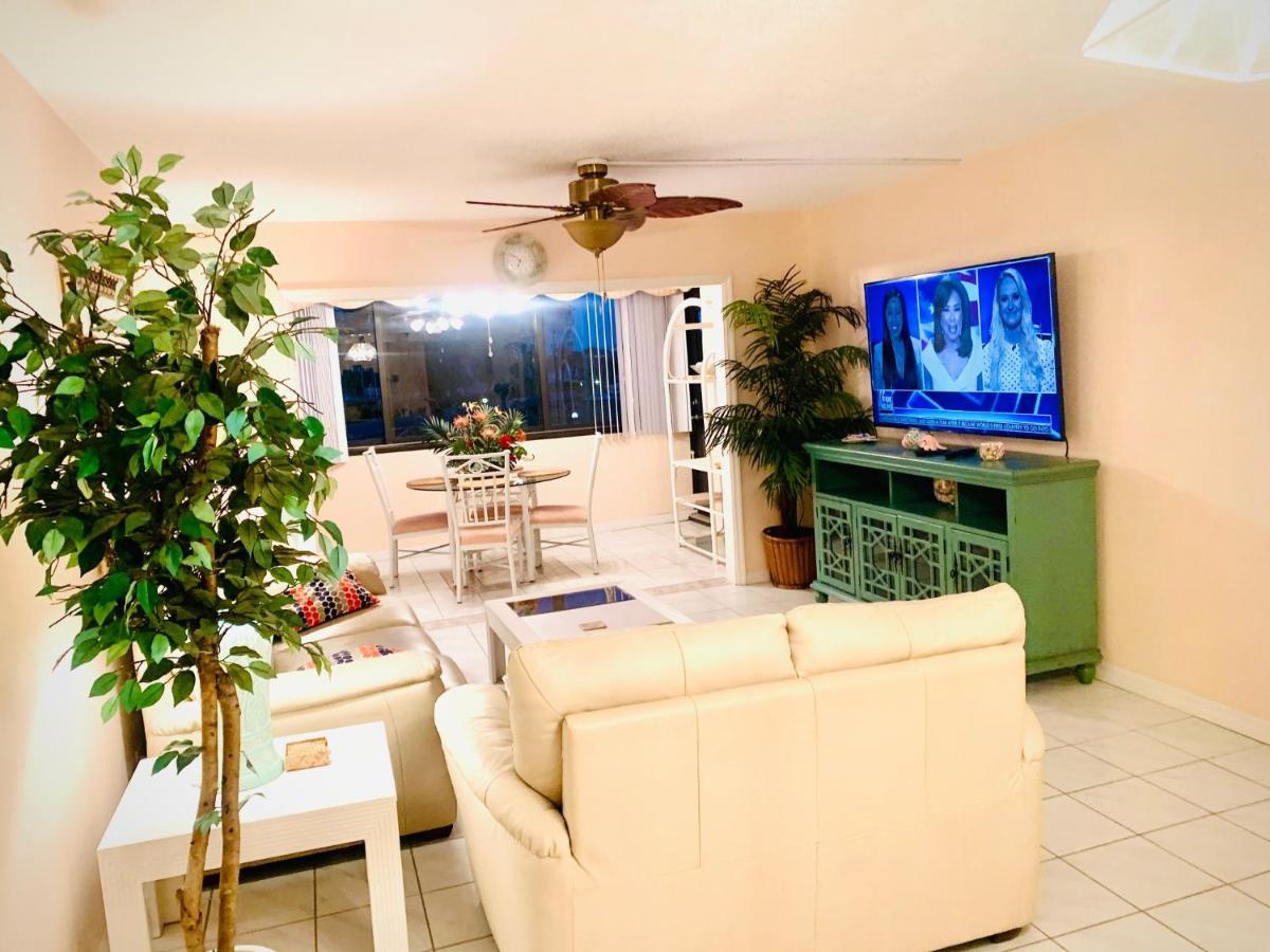 Harbor Towers Yacht And Racquet Club On Siesta Key *
