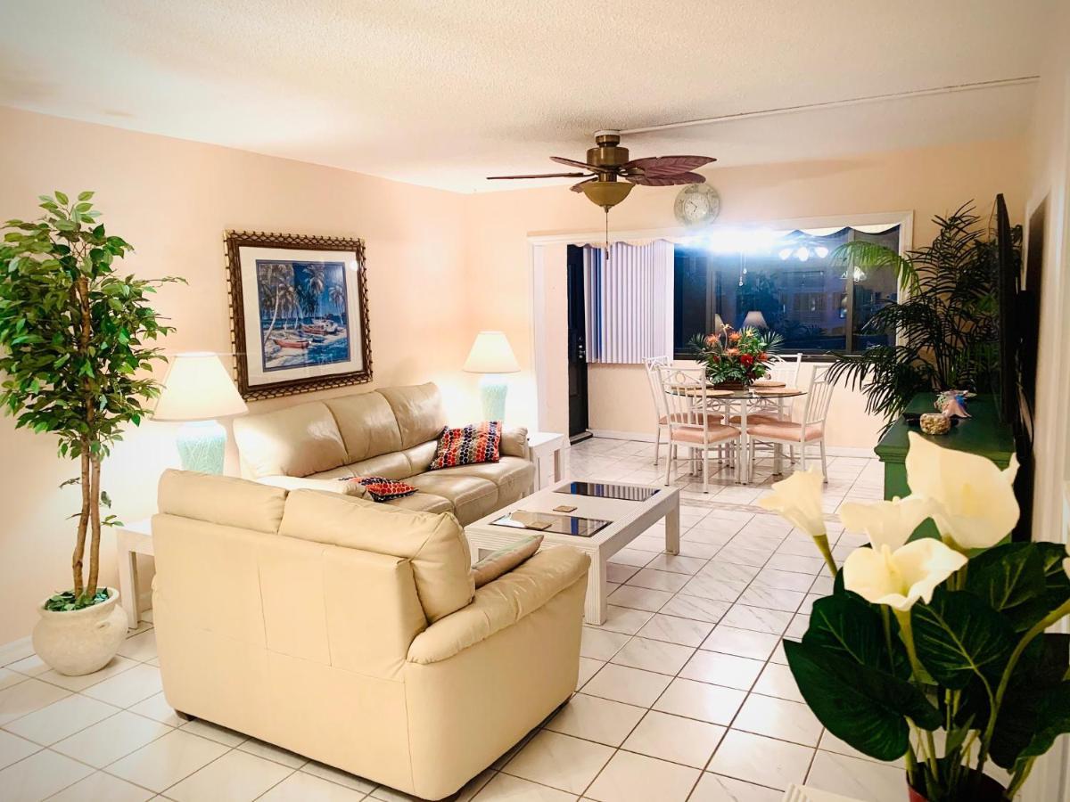Harbor Towers Yacht And Racquet Club On Siesta Key *