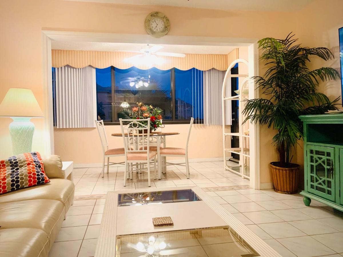 Harbor Towers Yacht And Racquet Club On Siesta Key