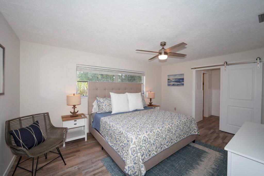Holiday home Pool - Close To Beaches, Food, Downtown!