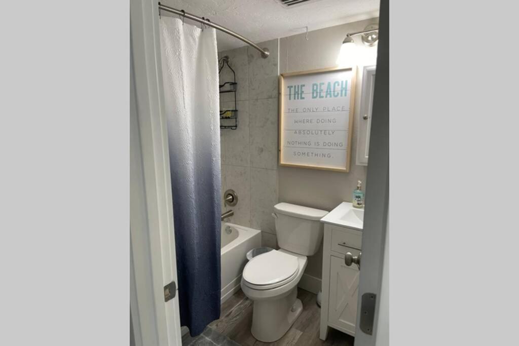 Siesta Key Village-suite #4: A Block To The Beach! Apartment