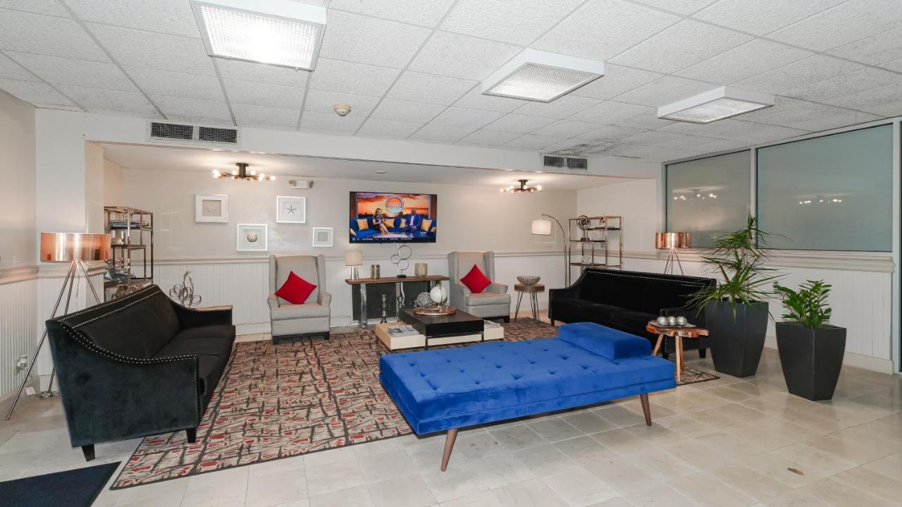 Sarasota Cay Club #612 - Heated Pool, Bunk Beds, Huge Tv, Tiki Bar, More! *