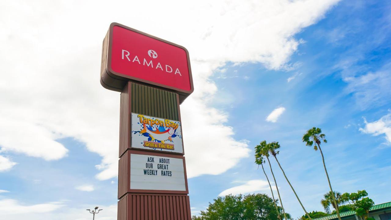 Sarasota Cay Club #612 - Heated Pool, Bunk Beds, Huge Tv, Tiki Bar, More! South Bradenton