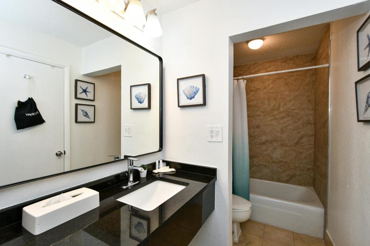Aparthotel Sarasota Cay Club #612 - Heated Pool, Bunk Beds, Huge Tv, Tiki Bar, More! *