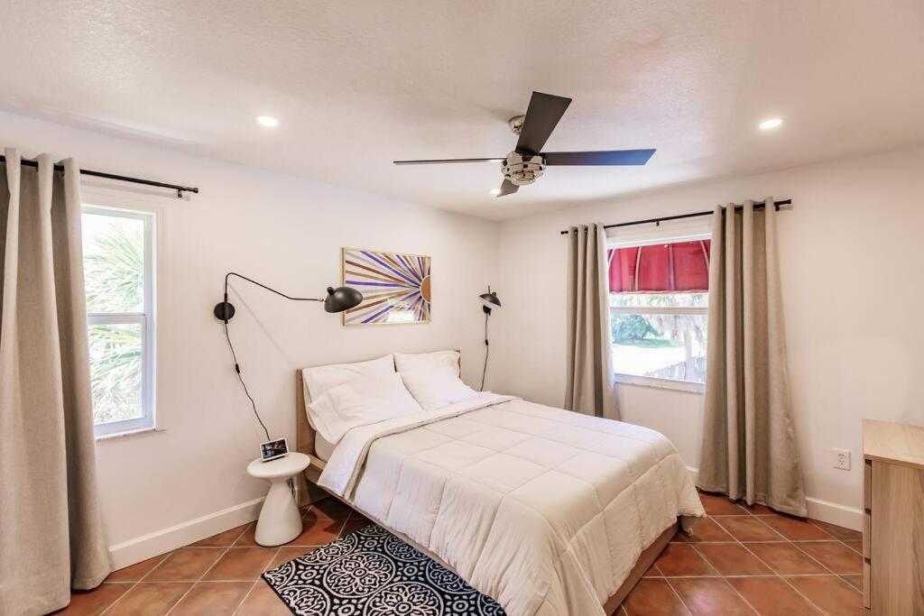 Apartment *eclectic Hidden Gem / Tiki Bar And Pool* Sarasota