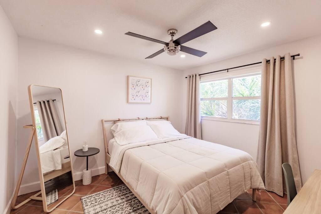 *eclectic Hidden Gem / Tiki Bar And Pool*