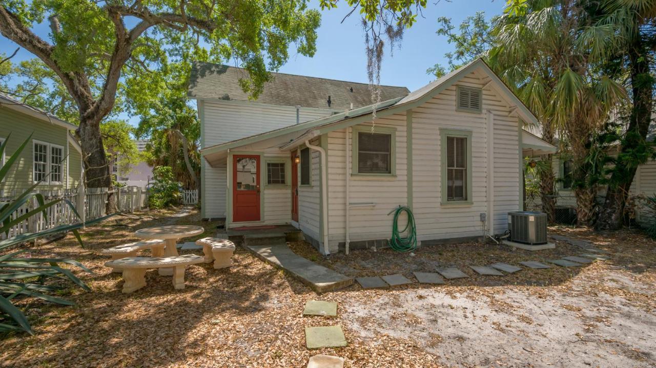 Perfect Downtown Space-walk To Library, Theater Apartment