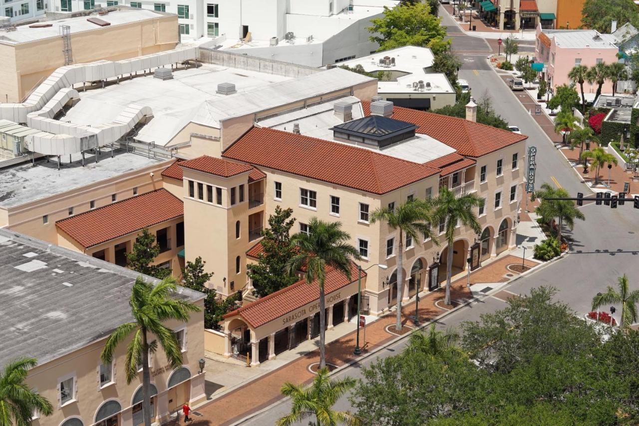Perfect Downtown Space-walk To Library, Theater *