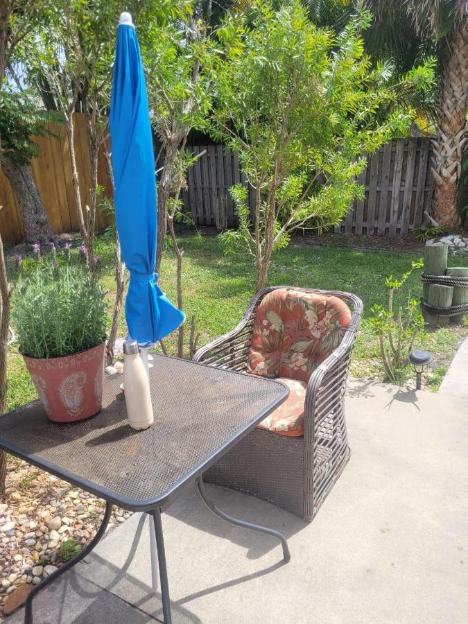 ~ Cozy In-law Close To Siesta Key ~ Apartment