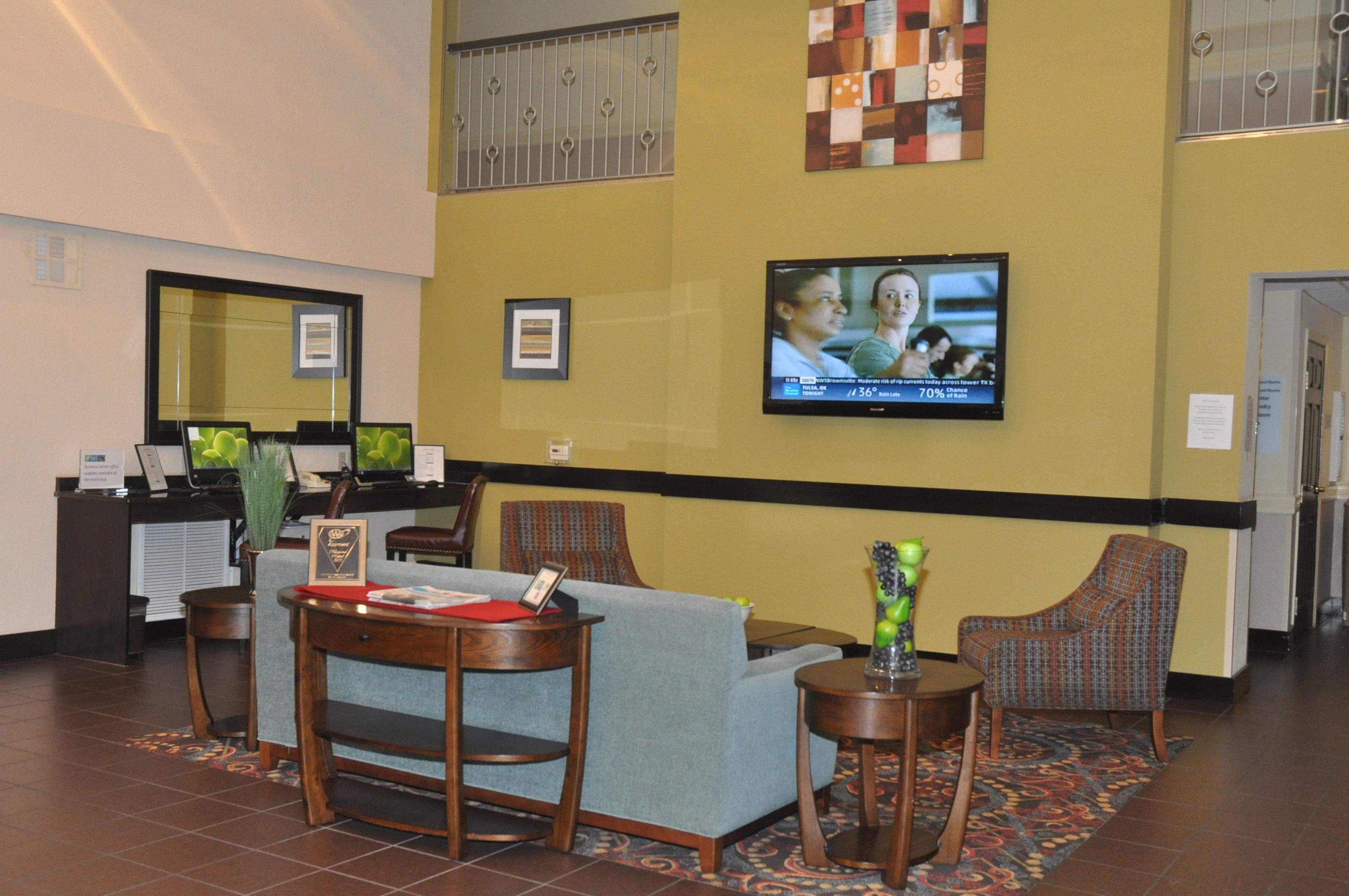 Express & East By Ihg Hotel 3*