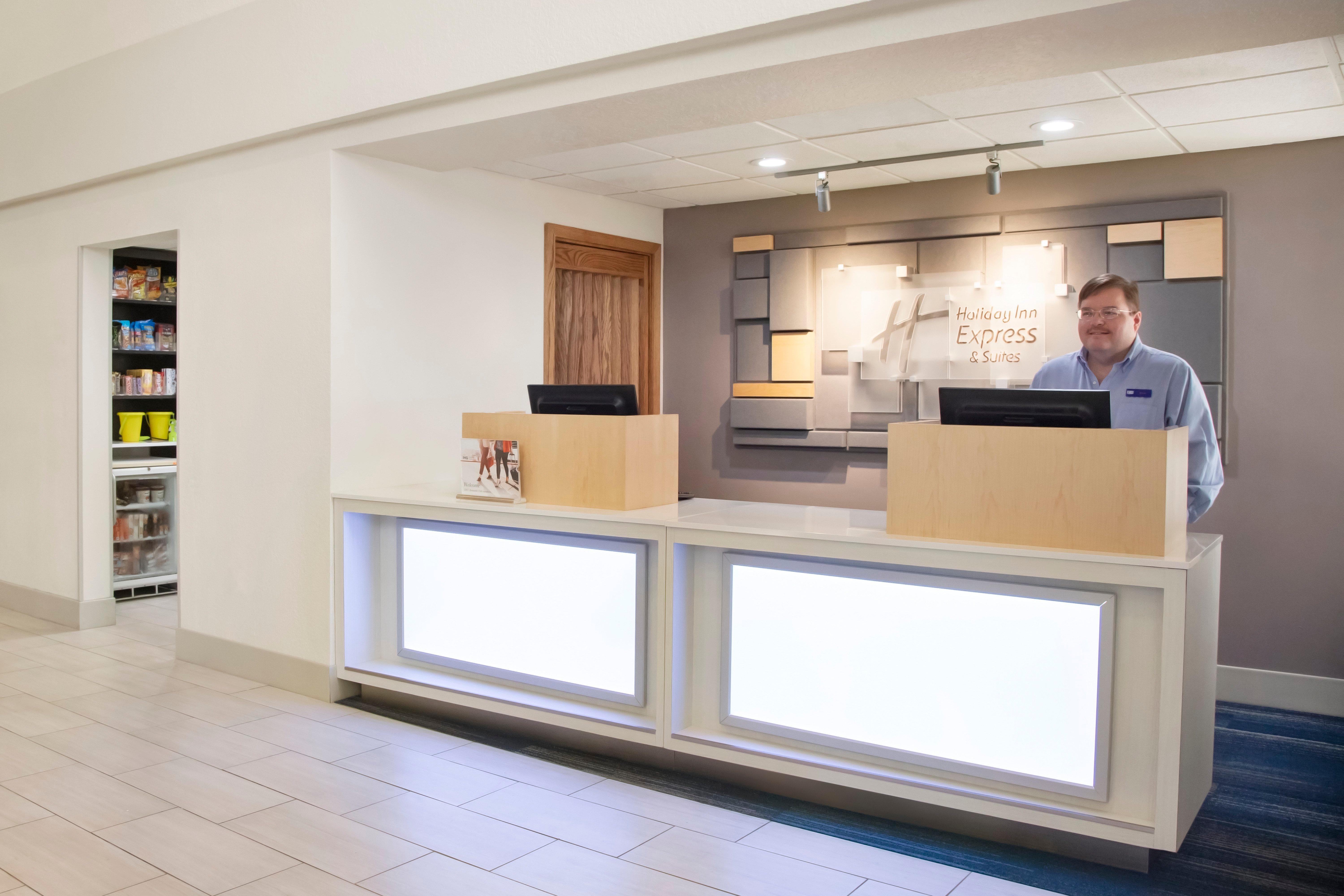 Express & East By Ihg 3*