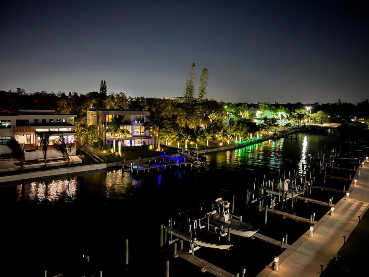 Cuteness With Stellar View ~ On The Water & Perfectly Located Aparthotel