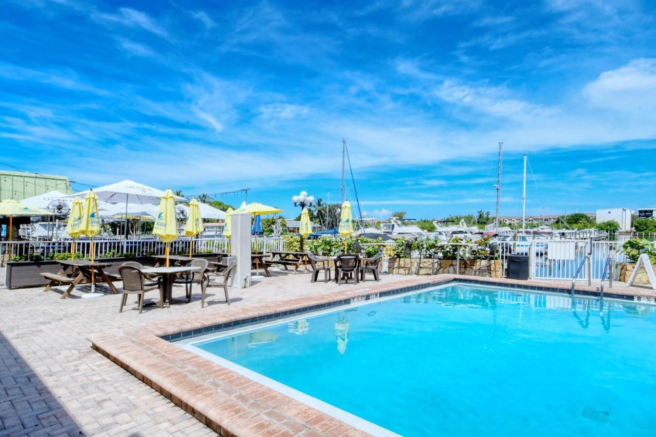 Aparthotel Heated Pool, Bunk Beds, King Bed, Huge Tv, Marina, Tiki Bar *