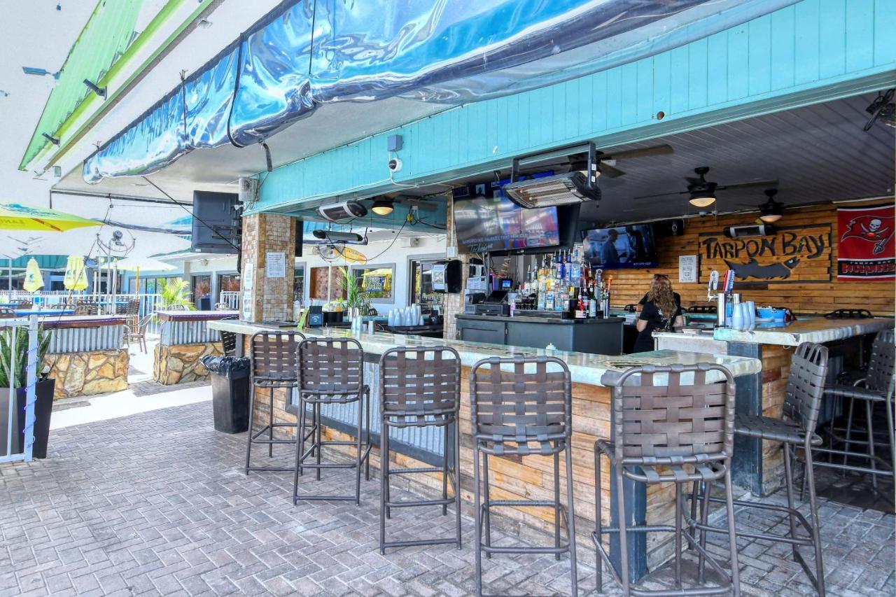 Heated Pool, Bunk Beds, King Bed, Huge Tv, Marina, Tiki Bar *