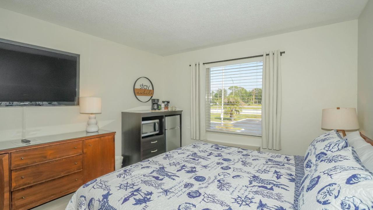 Aparthotel Heated Pool, Bunk Beds, King Bed, Huge Tv, Marina, Tiki Bar