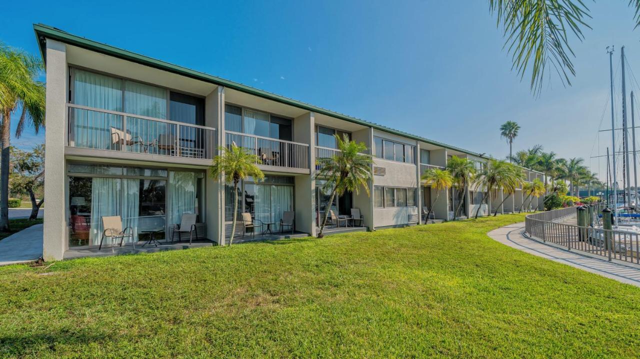 Heated Pool, Bunk Beds, King Bed, Huge Tv, Marina, Tiki Bar Sarasota
