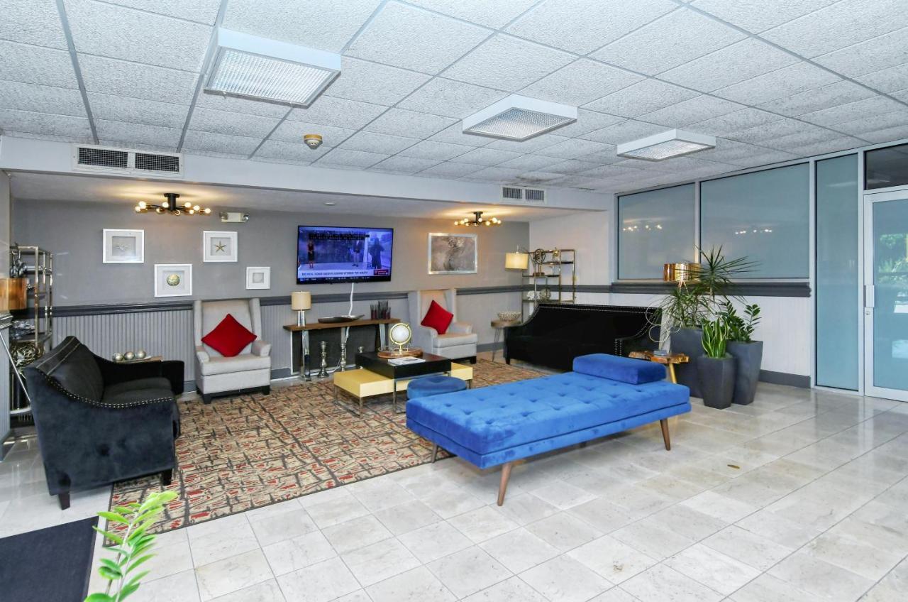 Heated Pool, Bunk Beds, King Bed, Huge Tv, Marina, Tiki Bar * Sarasota