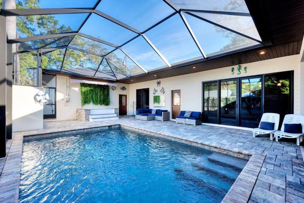 Holiday home Courtyard With Pool, & Sauna Close To & Center *