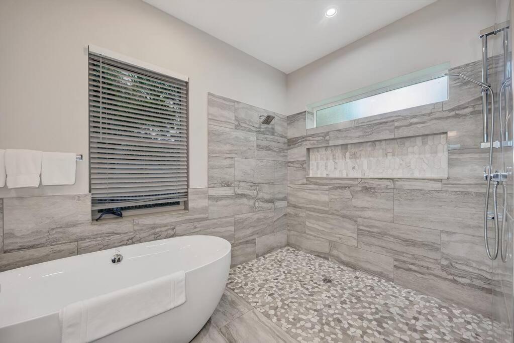 Holiday home Courtyard With Pool, & Sauna Close To & Center Sarasota