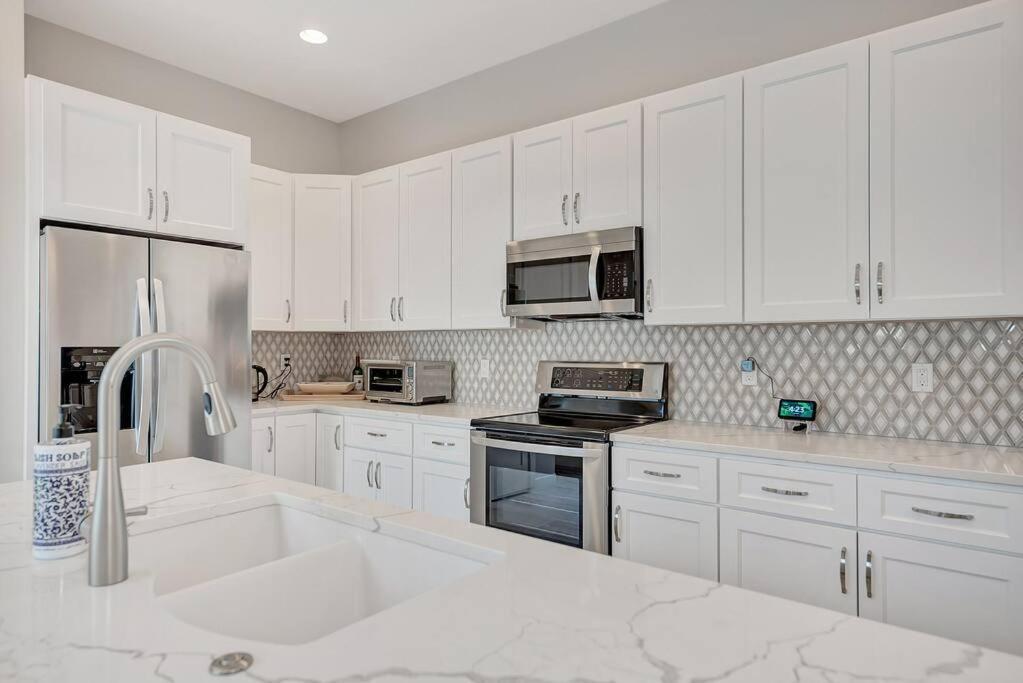 Courtyard With Pool, & Sauna Close To & Center Holiday home Sarasota