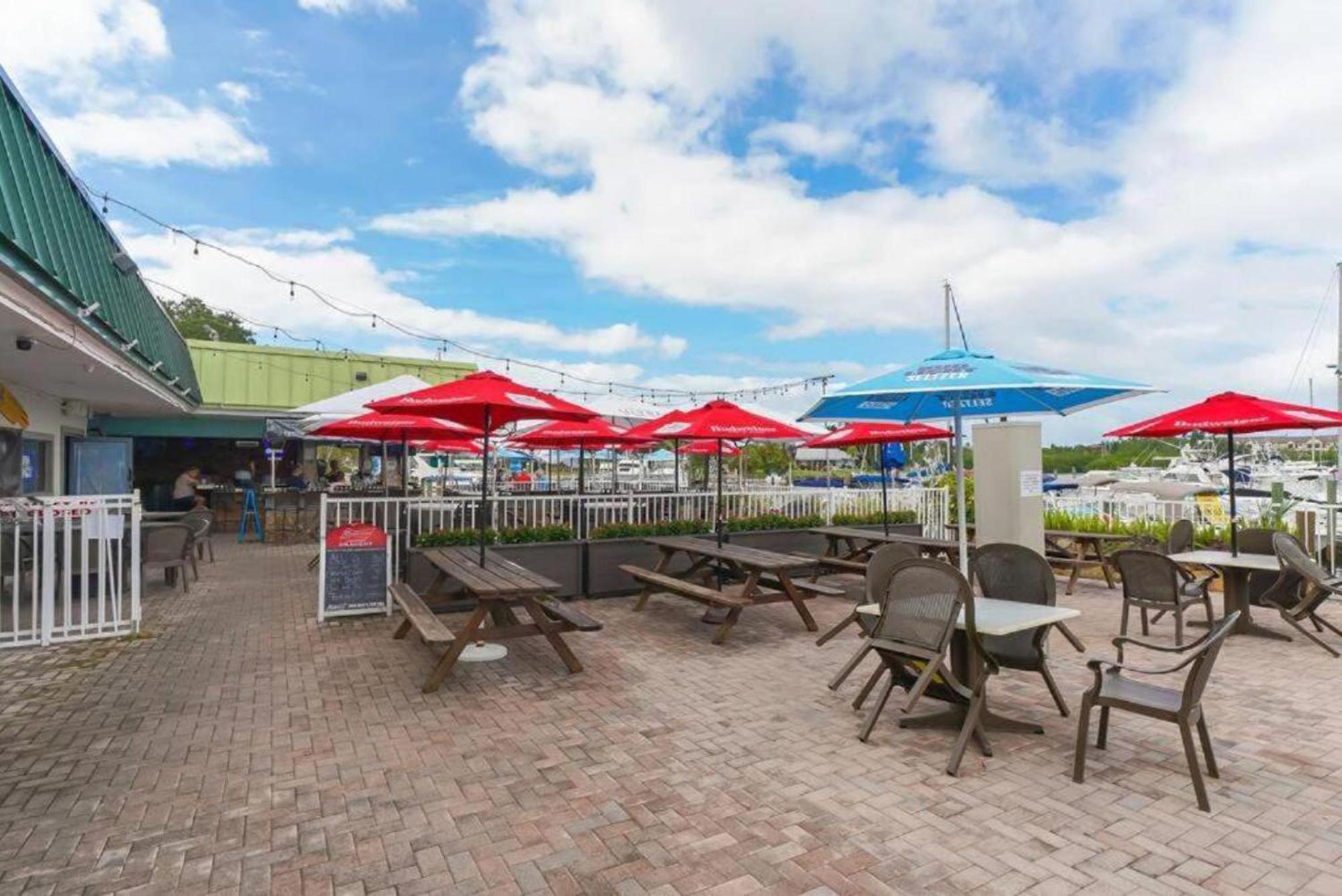 Aparthotel Getaway At The Marina